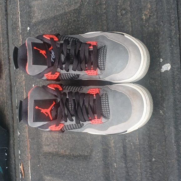 Jordan 4 Retro - Picture 2 of 4